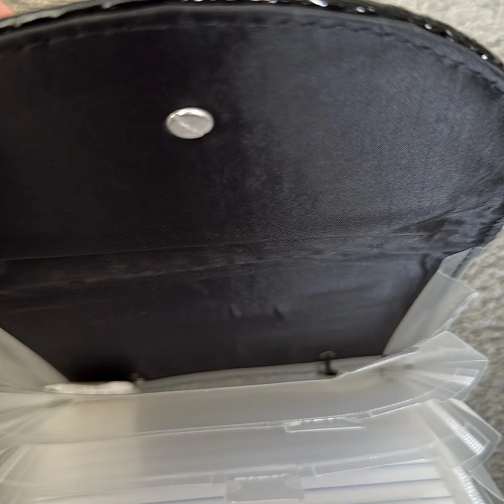 NWOT-Accordion File Organizer. 7”x5”x2.5”. Shiny Black, Diamond Textured.